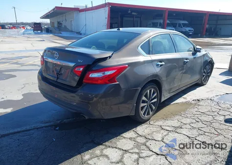 2017 Nissan Altima 2.5 Sv z USA, uszkodzony, nr VIN 1N4AL3AP8HC170177